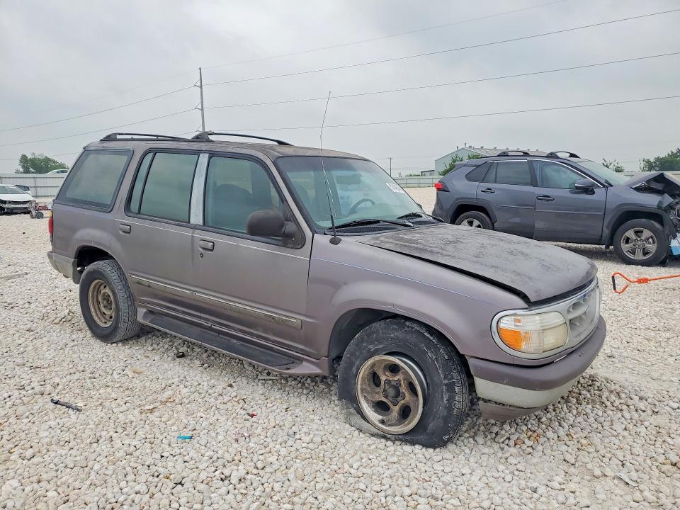 1996 Ford Explorer VIN 1FMDU32X3TZB36619 COPART salvage auction — UNDERCARRIAGE, Tx - Salvage Vehicle Title, sold $275 on 2026-07-02 (photo 4)