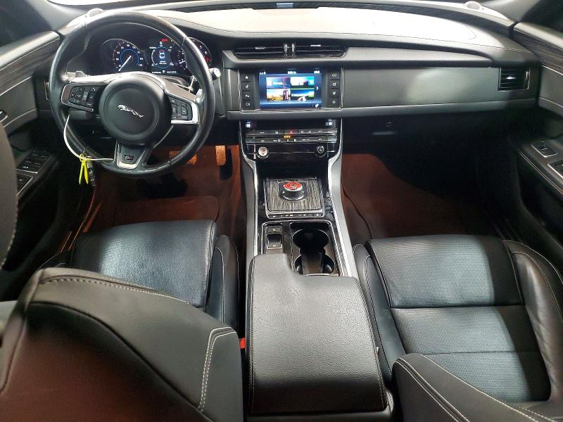 2018 Jaguar Xf VIN SAJBG4FV9JCY67218 COPART salvage auction — NORMAL WEAR, Sc - Dealer Only Clean Title (P), sold $7,400 on 2026-07-29 (photo 8)