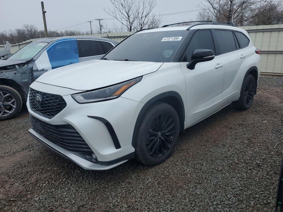 2023 Toyota Highlander VIN 5TDKDRBH4PS019260 COPART salvage auction — MINOR DENT/SCRATCHES, Nj - Cert Of Title-Salvage, sold $28,500 on 2026-07-07 (photo 1)