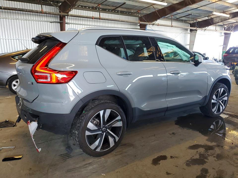 2025 Volvo Xc40 VIN YV4L12UE6S2531168 COPART salvage auction — REAR END, CA, sold $8,400 on 2026-07-23 (photo 3)