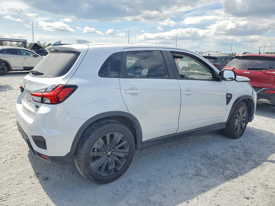 2025 Mitsubishi Outlander VIN JA4ARUAU8SU004192 COPART salvage auction — FRONT END, Fl - Certificate Of Destruction, sold $6,300 on 2026-07-09 (photo 3)