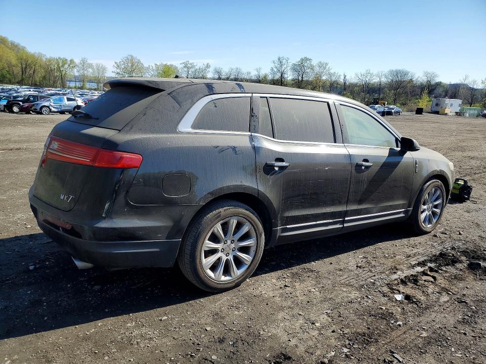 2019 Lincoln townhouse Mkt VIN 2LMHJ5AT0KBL01634 COPART salvage auction — MINOR DENT/SCRATCHES, NY - CERTIFICATE OF TITLE, sold $1,700 on 2026-07-28 (photo 3)