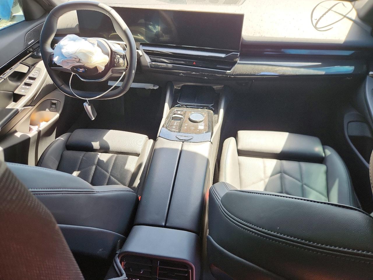 2025 BMW 5 Series VIN WBA53FJ05SCT20511 COPART salvage auction — Front End, ID - SALVAGE CERTIFICATE OF TITLE, sold $20,900 on 2026-08-17 (photo 8)