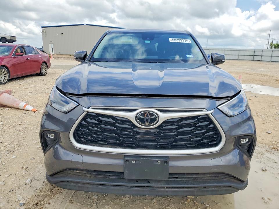2023 Toyota Highlander VIN 5TDKDRAH8PS526499 COPART salvage auction — SIDE, Salvage Title, sold $12,900 on 2026-07-09 (photo 5)