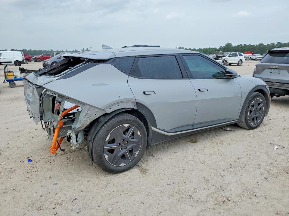 2025 Kia Ev6 VIN 5XYC34JAXSG003522 COPART salvage auction — REAR END, Tx - Salvage Vehicle Title, sold $11,700 on 2026-07-24 (photo 3)