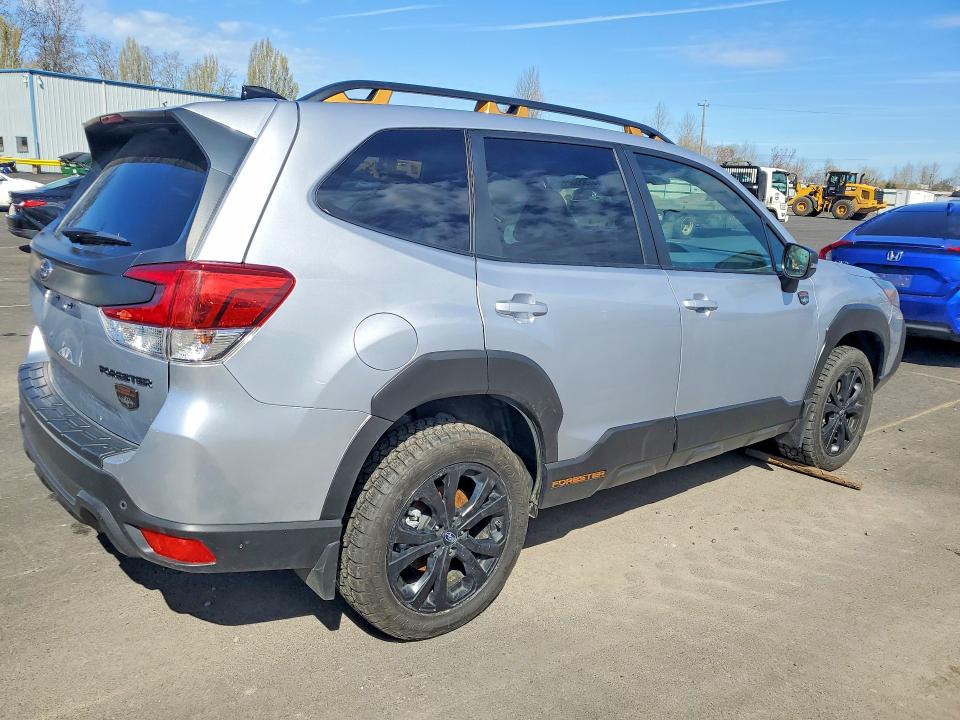 2025 Subaru Forester VIN JF2SKAHC6SH401338 COPART salvage auction — VANDALISM, Or - Lien Papers Salvage, sold $2,150 on 2026-07-22 (photo 3)