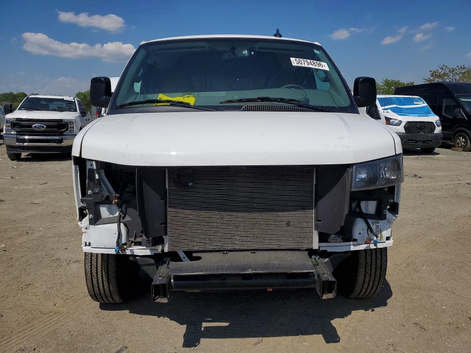 2025 Chevrolet Express VIN 1GCWGBFP6S1118802 COPART salvage auction — FRONT END, Md - Cert Of Salvage > 75% Damage, sold $11,400 on 2026-07-29 (photo 5)