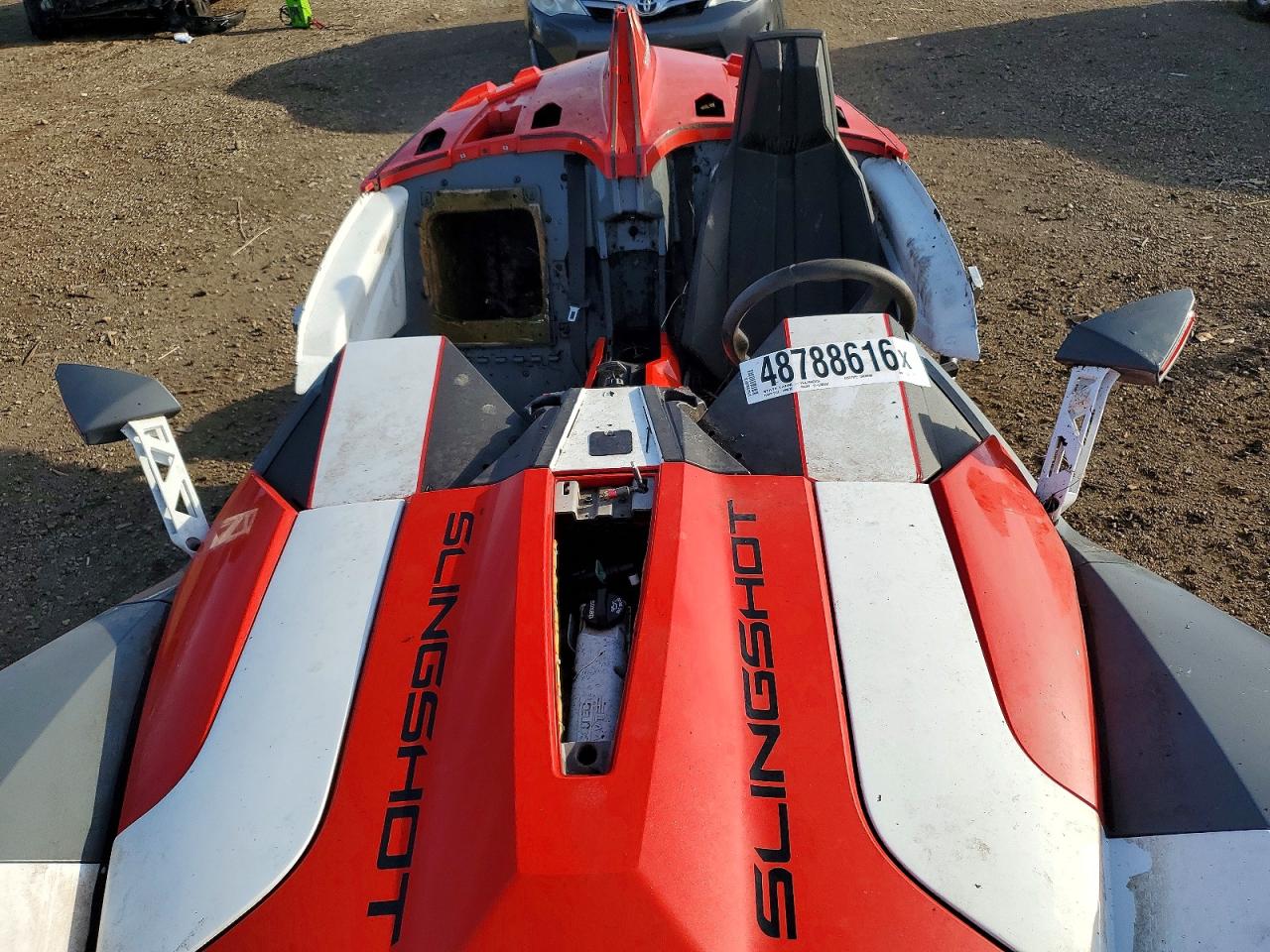 2016 Polaris Slingshot VIN 57XAAPFA1G5111817 COPART salvage auction — Vandalized, IL - SALVAGE CERTIFICATE, sold $3,600 on 2026-05-13 (photo 5)