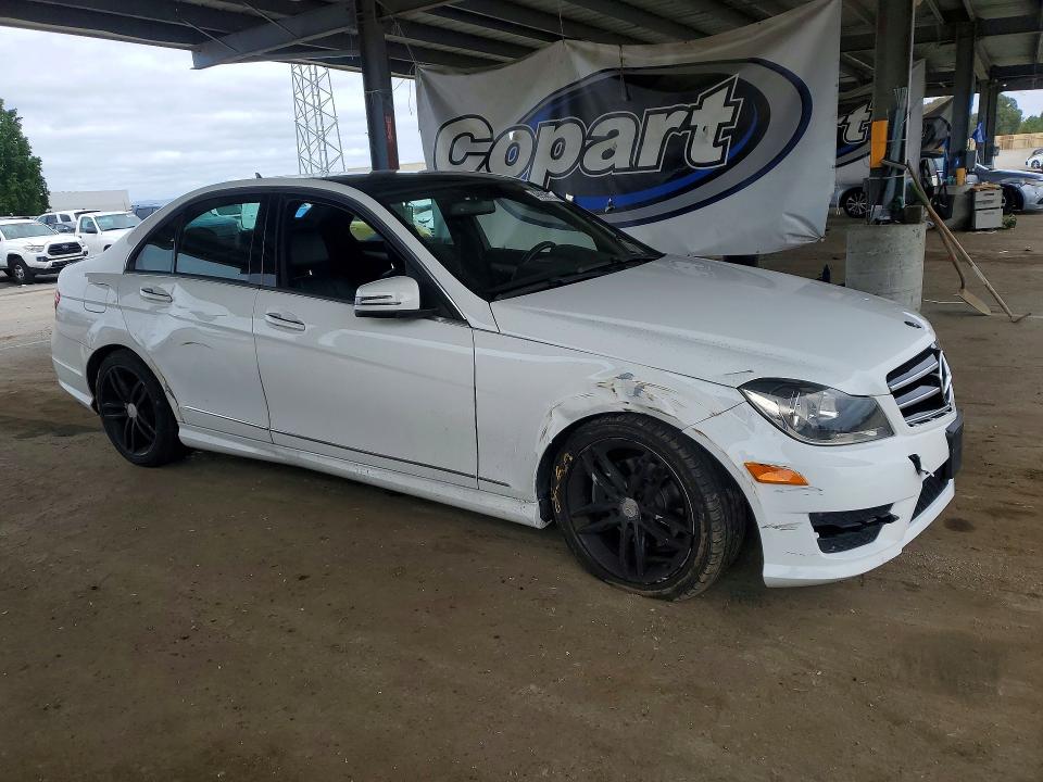 2014 Mercedes-benz C-klasse VIN WDDGF4HB7ER317339 COPART salvage auction — FRONT END, Salvage Title, sold $40 on 2026-07-28 (photo 4)