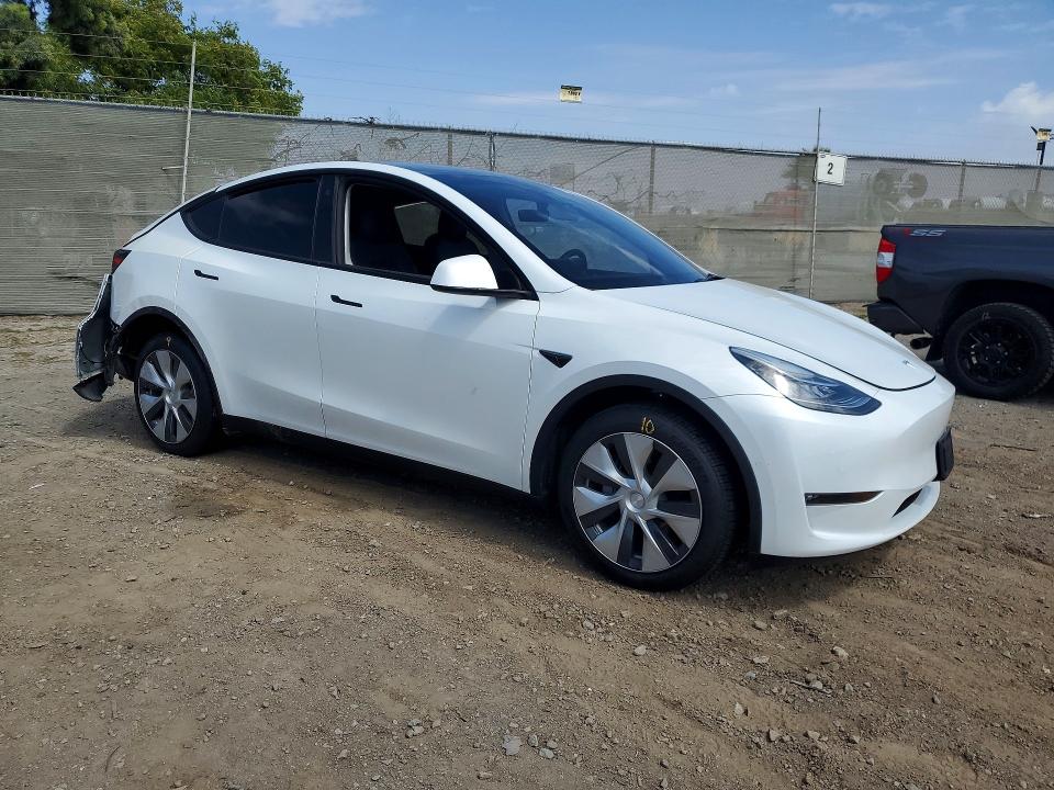 2022 Tesla Model y VIN 7SAYGAEE7NF466917 COPART salvage auction — REAR END, Ca - Non-Repairable Vehicle Cert, sold $125 on 2026-07-21 (photo 4)