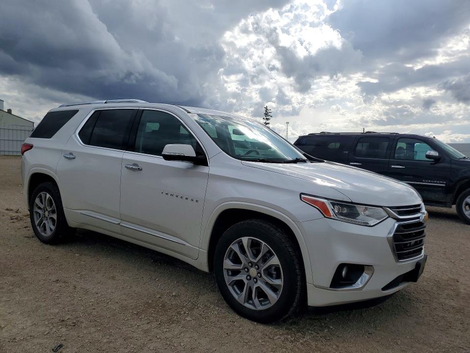 2020 Chevrolet Traverse VIN 1GNEVKKW3LJ302828 COPART salvage auction — HAIL, IA, sold $1,100 on 2026-07-22 (photo 4)