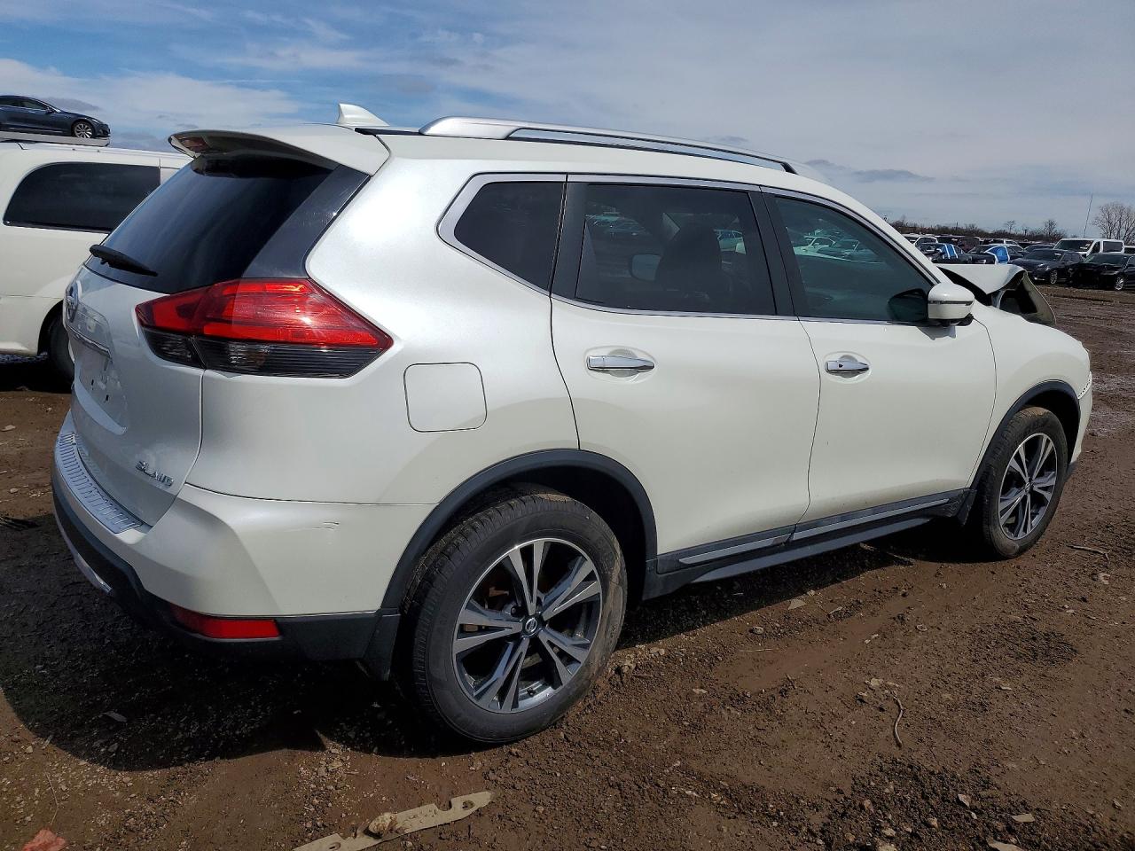 2017 Nissan Rogue VIN 5N1AT2MV6HC730725 COPART salvage auction — Front End, IL - SALVAGE CERTIFICATE, sold $2,300 on 2026-06-30 (photo 3)