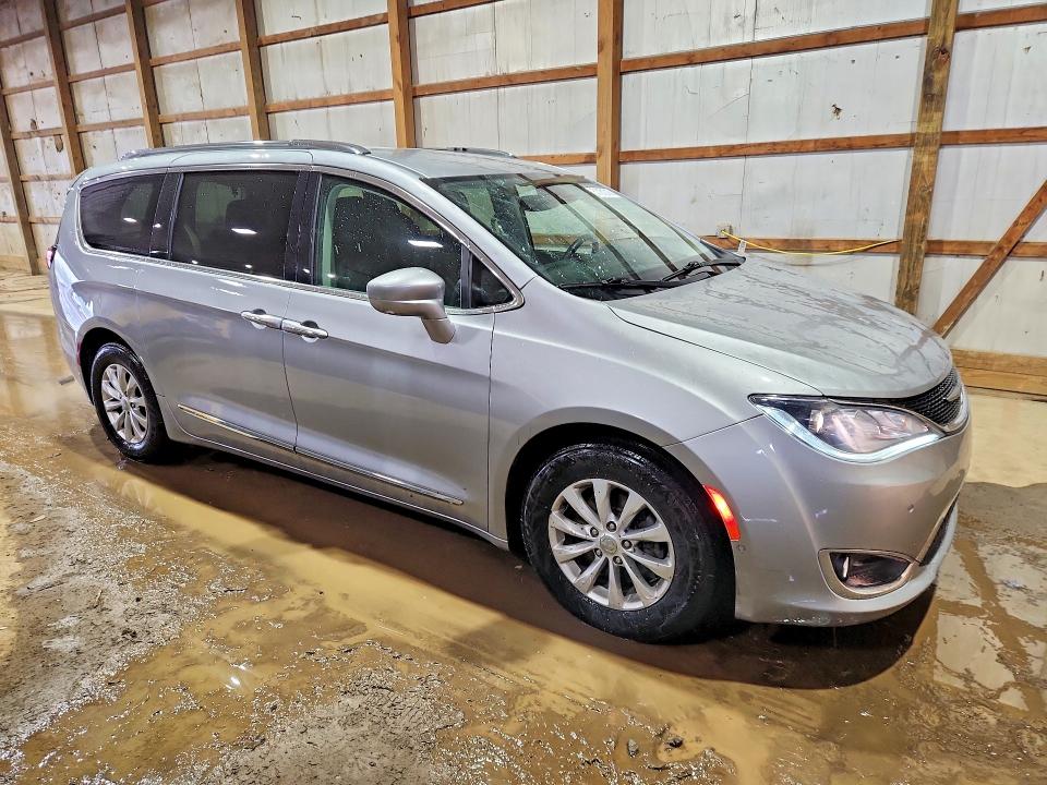 2020 Chrysler Pacifica VIN 2C4RC1BG1LR101833 COPART salvage auction — HAIL, Oh - Cert Of Title-Salvage, sold $9,000 on 2026-07-09 (photo 4)