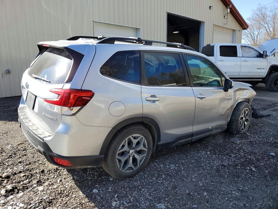2019 Subaru Forester VIN JF2SKAEC4KH503418 COPART salvage auction — FRONT END, Vt - Cert Of Title-Salvage Vehicle, sold $1,050 on 2026-07-13 (photo 3)