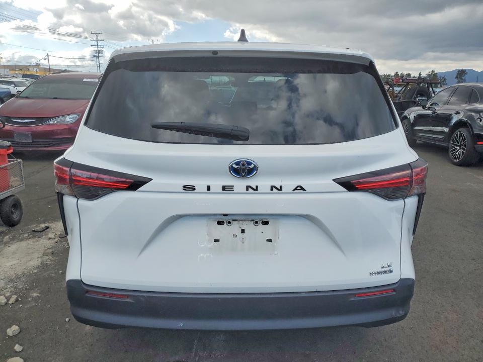 2021 Toyota Sienna VIN 5TDKRKEC5MS027453 COPART salvage auction — FRONT END, Salvage Title, sold $10,400 on 2026-07-20 (photo 6)