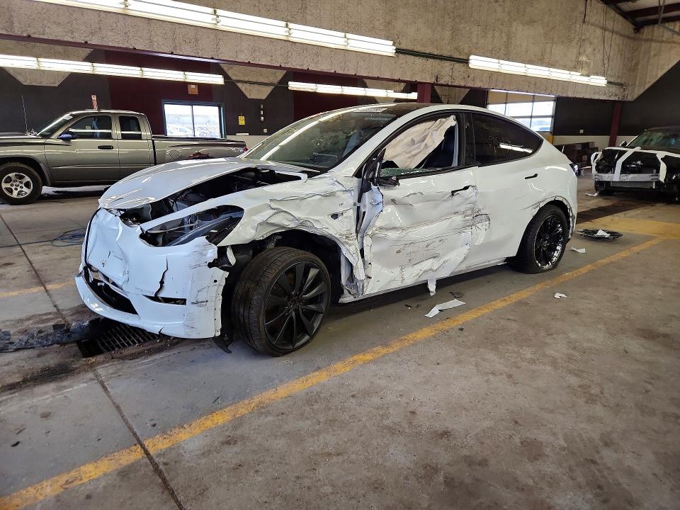 2020 Tesla Model y VIN 5YJYGDEE3LF017097 COPART salvage auction — FRONT END, Il - Certificate Of Title, sold $4,250 on 2026-07-20 (photo 1)