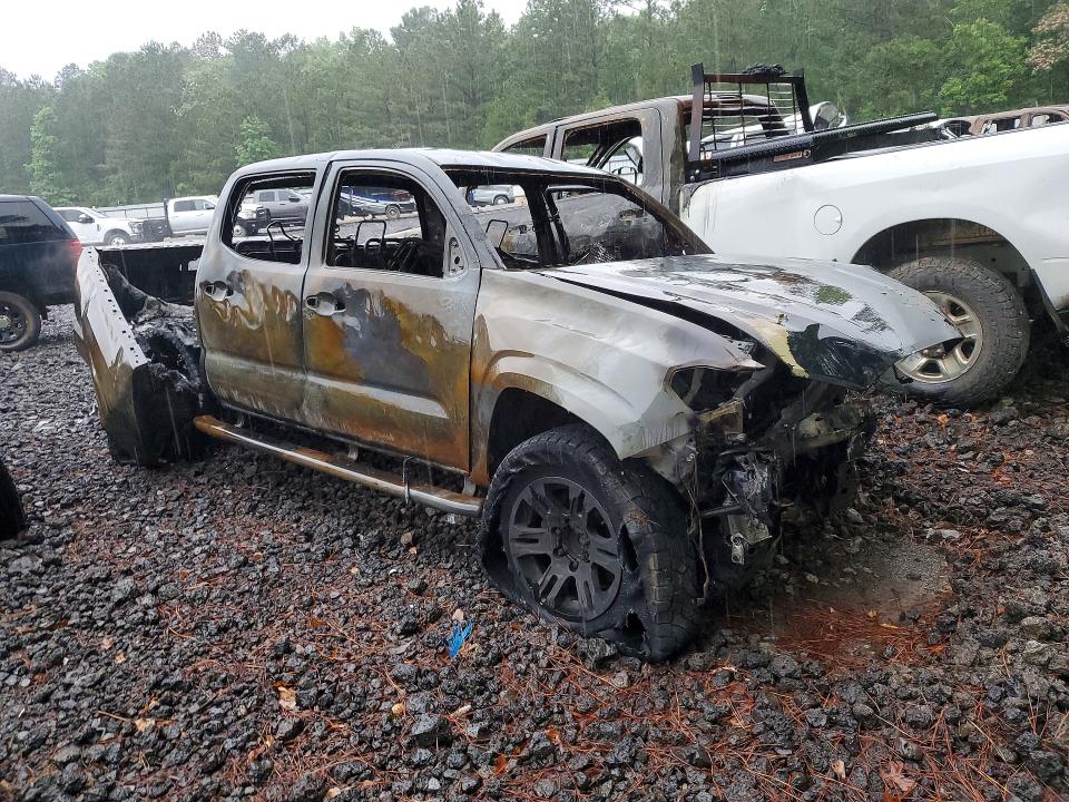 2019 Toyota Tacoma VIN 5TFAX5GNXKX151646 COPART salvage auction — BURN, TX - NONREPAIRABLE TITLE, sold $25 on 2026-07-27 (photo 4)