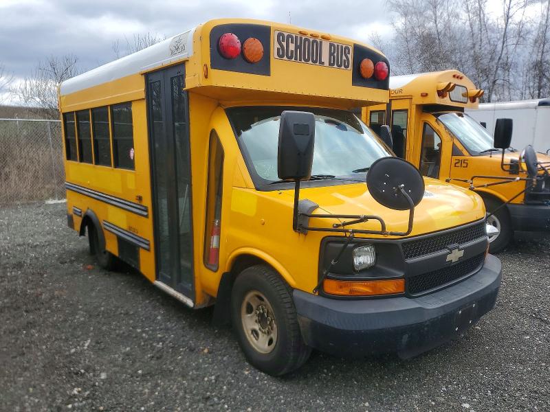 2009 Chevrolet Bus VIN 1GBHG31C781222683 — COPART salvage auction photo