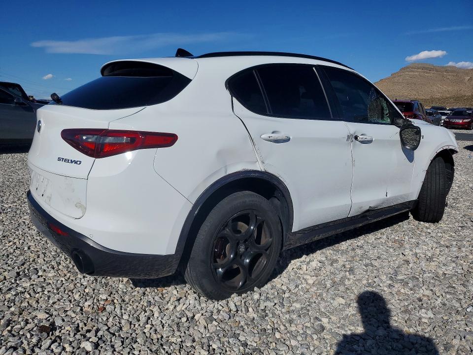2023 Alfa romeo Stelvio VIN ZASPAKBN4P7D51390 COPART salvage auction — ROLLOVER, NV - SALVAGE TITLE, sold $1,150 on 2026-07-08 (photo 3)