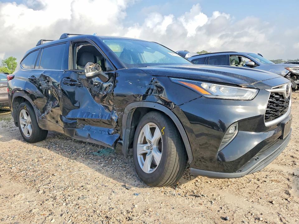 2020 Toyota Highlander VIN 5TDZZRAH8LS007771 COPART salvage auction — SIDE, Salvage Title, sold $8,300 on 2026-07-10 (photo 4)