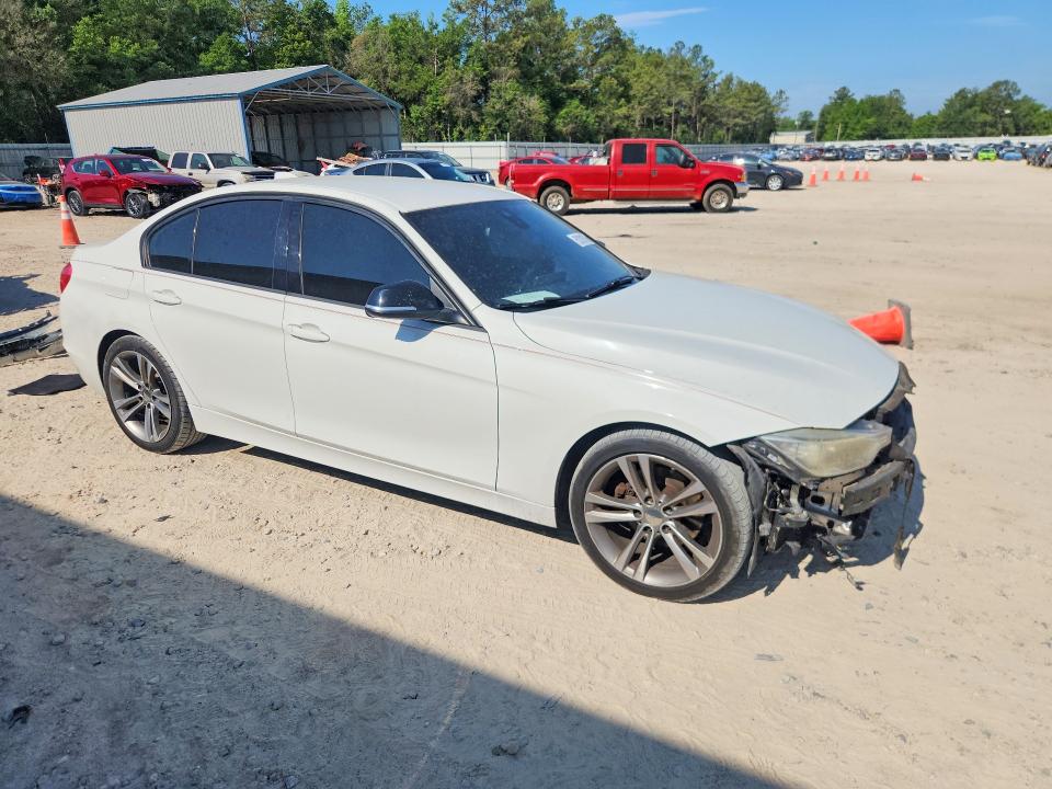 2015 BMW 3er VIN WBA3A5C51FF609549 COPART salvage auction — FRONT END, FL, sold $2,450 on 2026-08-07 (photo 4)