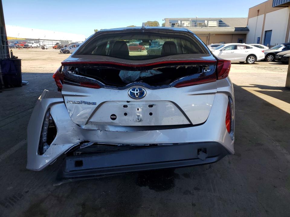 2017 Toyota Prius VIN JTDKARFP3H3056331 COPART salvage auction — REAR END, Id - Salvage Certificate Of Title, sold $20 on 2026-07-21 (photo 6)