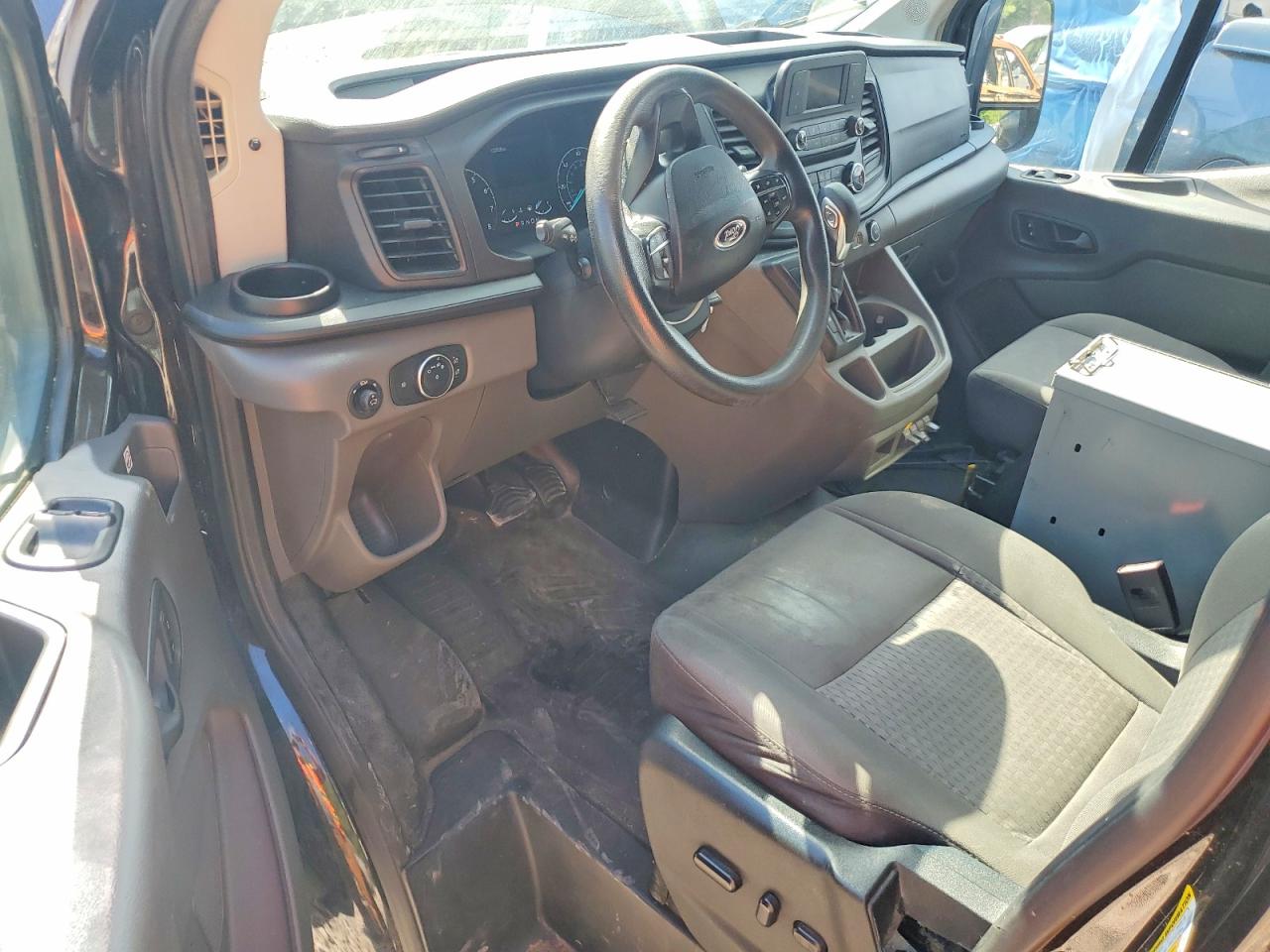 2020 Ford Transit VIN 1FTYE1Y87LKB08242 COPART salvage auction — Minor Dent/Scratches, MS - CERTIFICATE OF TITLE, sold $6,600 on 2026-07-09 (photo 8)