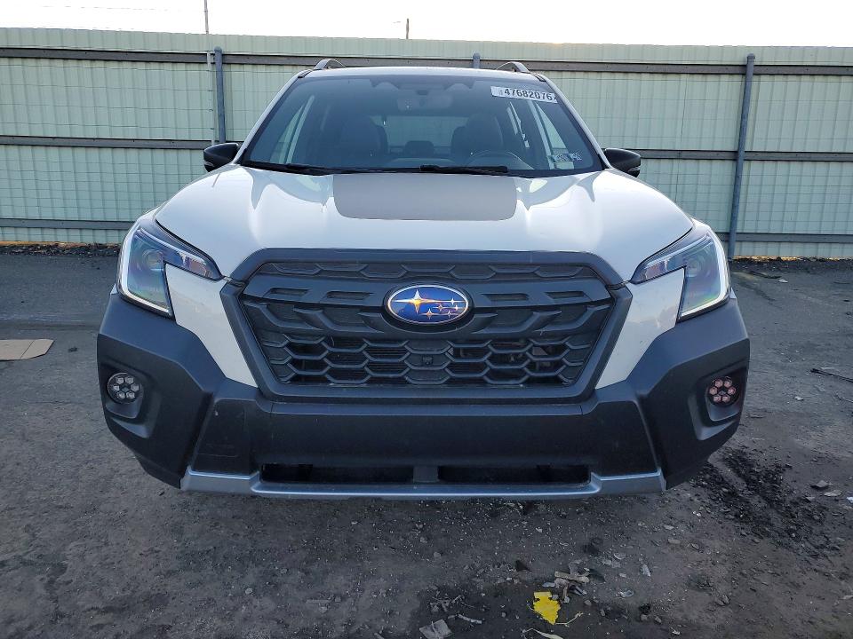 2022 Subaru Forester VIN JF2SKAMCXNH439892 COPART salvage auction — SIDE, Salvage Title, sold $7,600 on 2026-07-14 (photo 5)