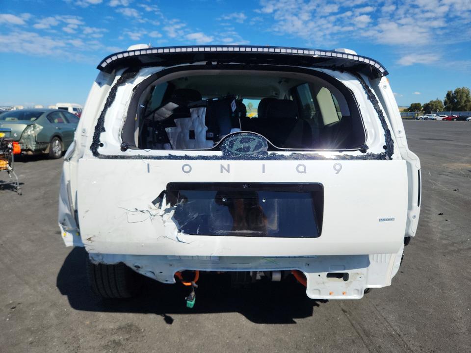 2026 Hyundai Ioniq 9 VIN 7YAMUFS37TY006540 COPART salvage auction — REAR END, Salvage Title, sold $14,600 on 2026-07-15 (photo 6)