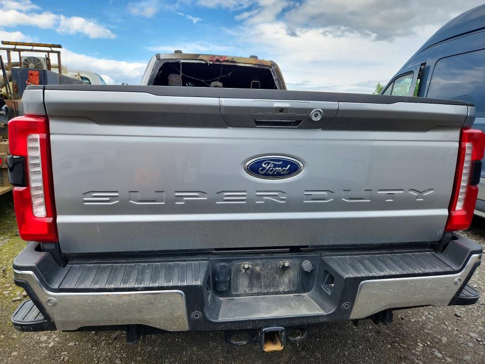 2023 Ford F-450 super duty VIN 1FT8W4DM0PEC08592 COPART salvage auction — INTERIOR BURN, Id - Salvage Certificate Of Title, sold $29,000 on 2026-08-01 (photo 6)