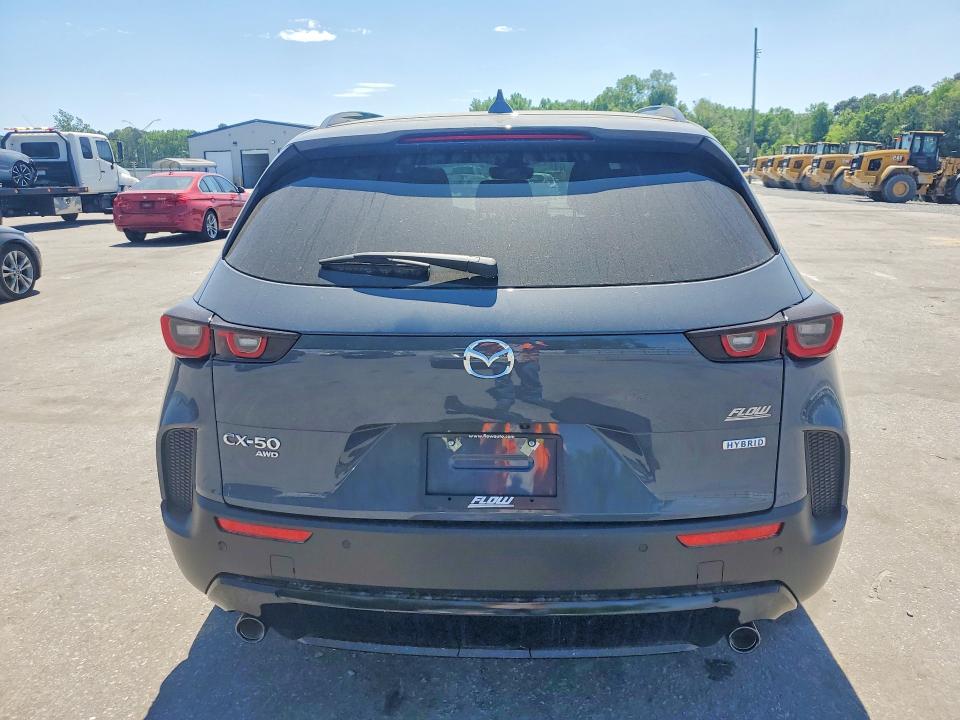 2026 Mazda Cx-50 VIN 7MMVAADW2TN157401 COPART salvage auction — SIDE, Salvage Title, sold $10,900 on 2026-07-30 (photo 6)