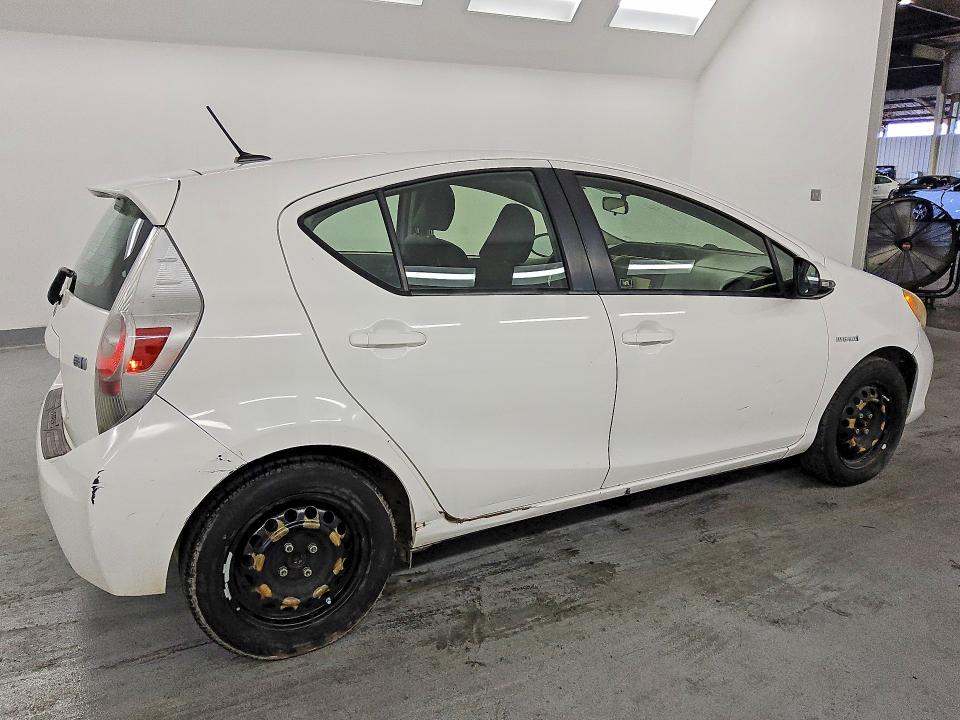 2012 Toyota Prius c VIN JTDKDTB38C1026463 COPART salvage auction — MINOR DENT/SCRATCHES, Ca - Lien Papers-Salvage Or Ac, sold $1,250 on 2026-07-02 (photo 3)