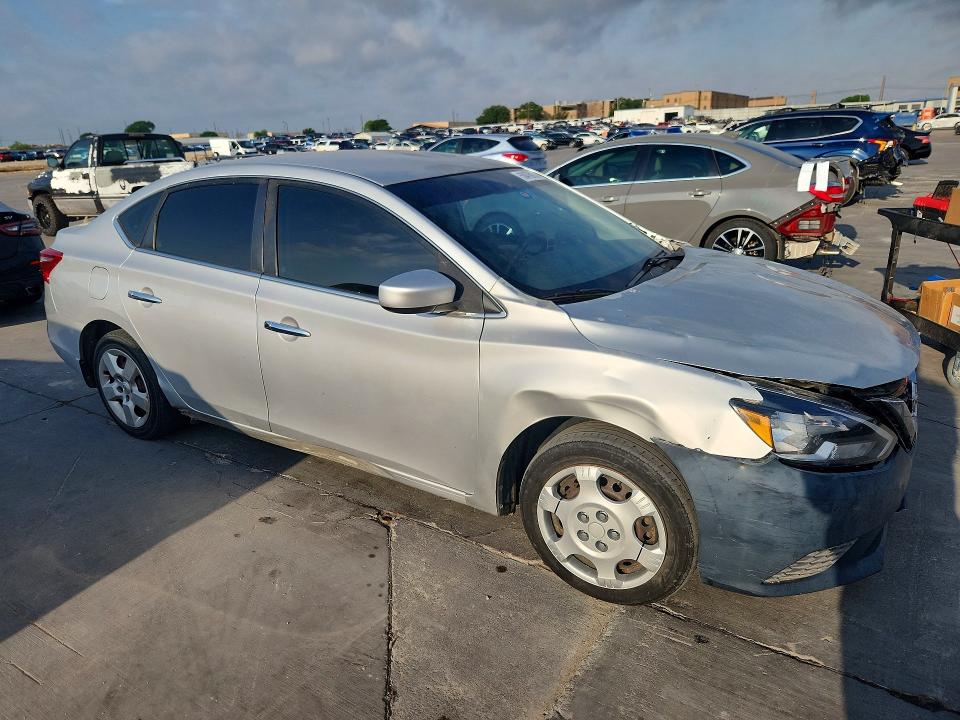 2017 Nissan Sentra VIN 3N1AB7AP8HY324076 COPART salvage auction — FRONT END, Tx - Salvage Vehicle Title, sold $900 on 2026-07-09 (photo 4)