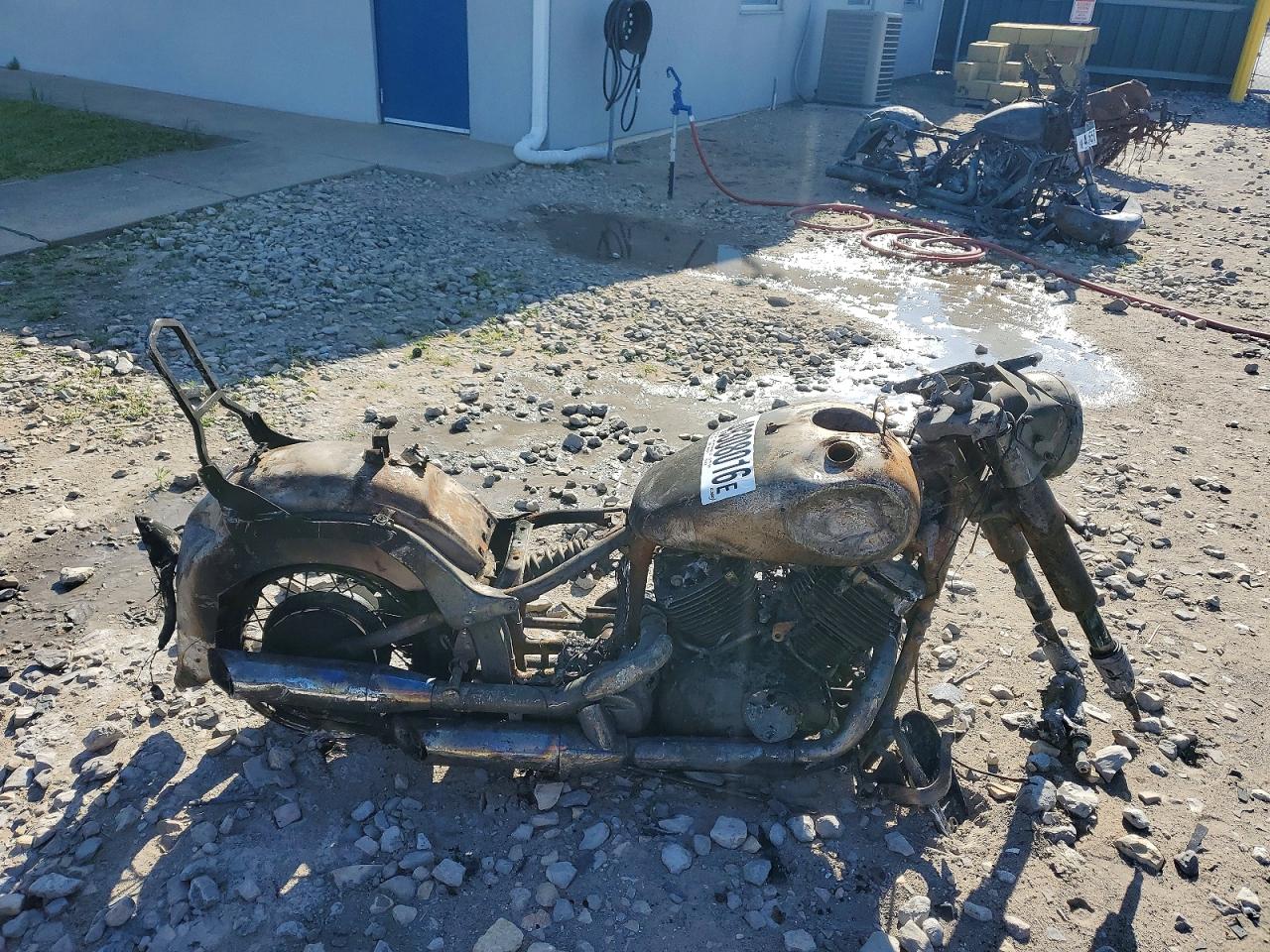 2003 Yamaha XVS65 VIN JYAVM01E13A049528 — COPART salvage auction photo