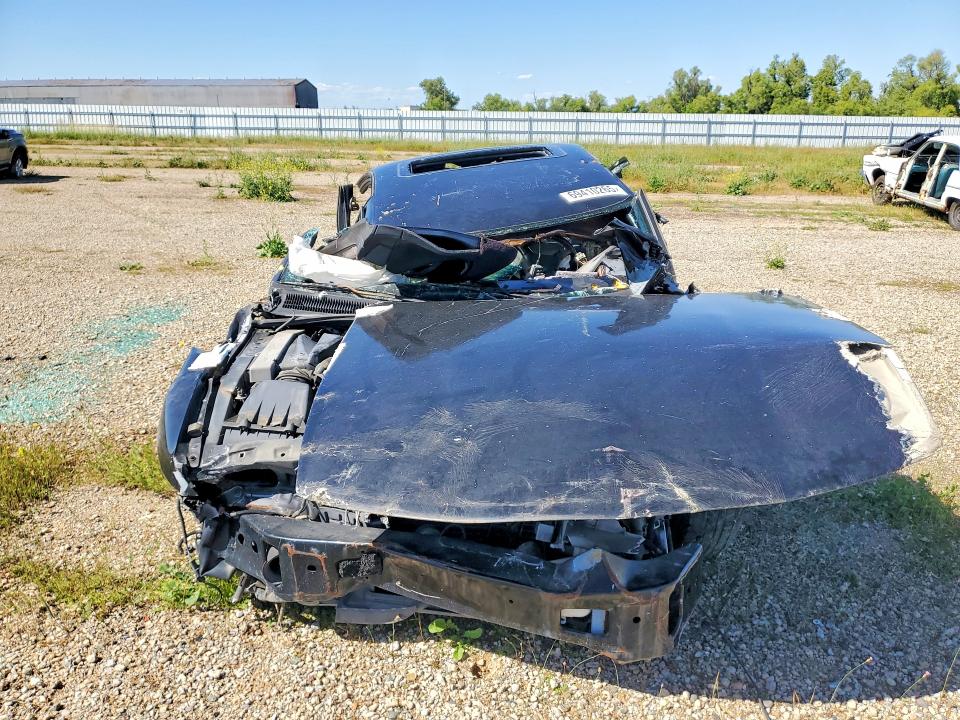 1995 Lincoln Mark series VIN 1LNLM91V4SY760187 COPART salvage auction — ALL OVER, Ca - Dis/Dlr/Exp Lien Papers-Salv, sold $50 on 2026-07-08 (photo 5)
