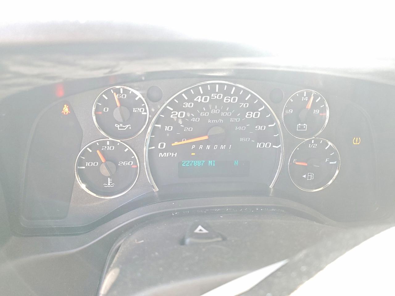 2023 Chevrolet Express VIN 1GAZGNFP2P1104166 COPART salvage auction — Normal Wear, NC - DEALER ONLY CLEAN TITLE (P), sold $10,700 on 2026-09-03 (photo 9)