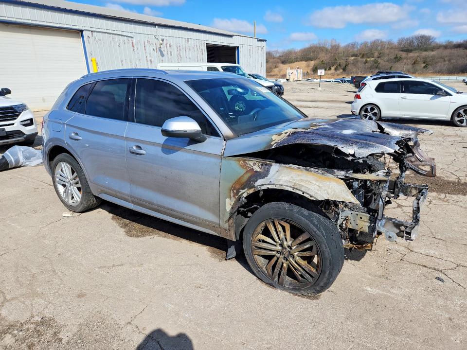 2019 Audi Q5 VIN WA1BNAFY5K2039892 COPART salvage auction — ENGINE BURN, Il - Salvage Certificate, sold $1,150 on 2026-07-31 (photo 4)