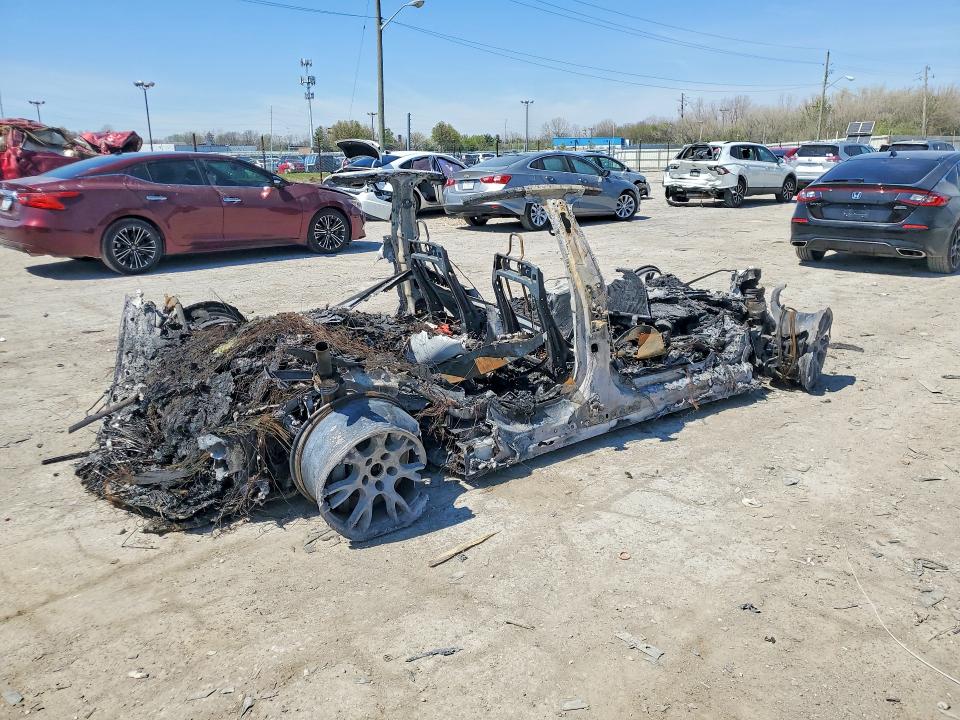2023 Tesla Model S VIN 5YJSA1E69PF525045 COPART salvage auction — Burn, IN - BILL OF SALE - PARTS ONLY, sold $125 on 2026-07-02 (photo 3)