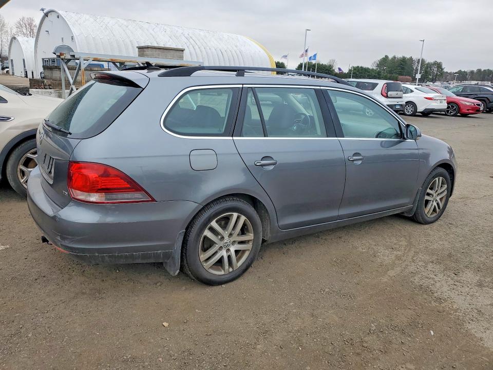 2013 Volkswagen Jetta VIN 3VWPL7AJXDM642327 COPART salvage auction — MINOR DENT/SCRATCHES, Vt - Certificate Of Title, sold $15,000 on 2026-07-27 (photo 3)