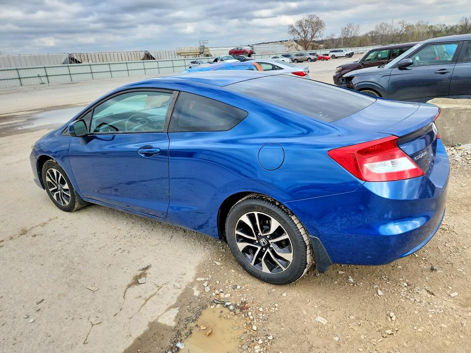 2013 Honda VIN 2HGFG3B88DH520279 COPART salvage auction — HAIL, Tx - Salvage Vehicle Title, sold $125 on 2026-07-09 (photo 2)