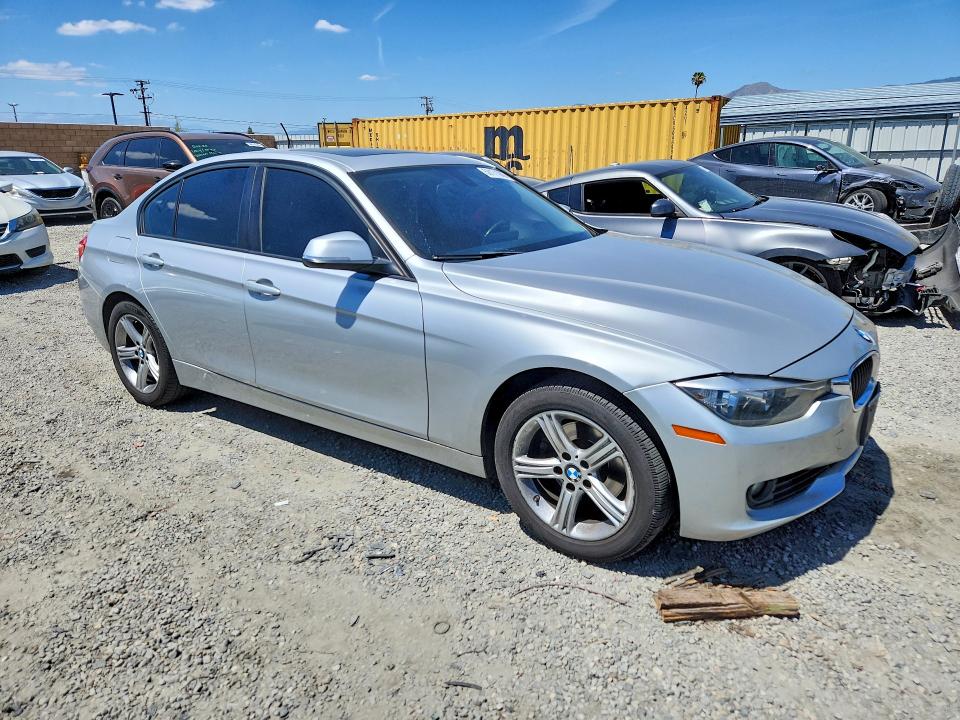2013 BMW 3er VIN WBA3A5G53DNP24747 COPART salvage auction — REAR END, Ca - Salvage Certificate, sold $2,700 on 2026-07-08 (photo 4)