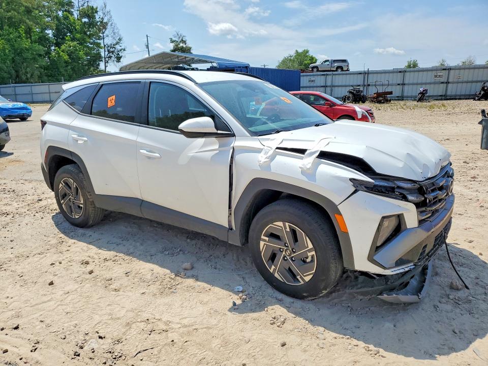 2025 Hyundai Tucson hybrid VIN KM8JBDD16SU309195 COPART salvage auction — FRONT END, FL - CERT OF TITLE SLVG REBUILDABLE, sold $8,800 on 2026-08-06 (photo 4)