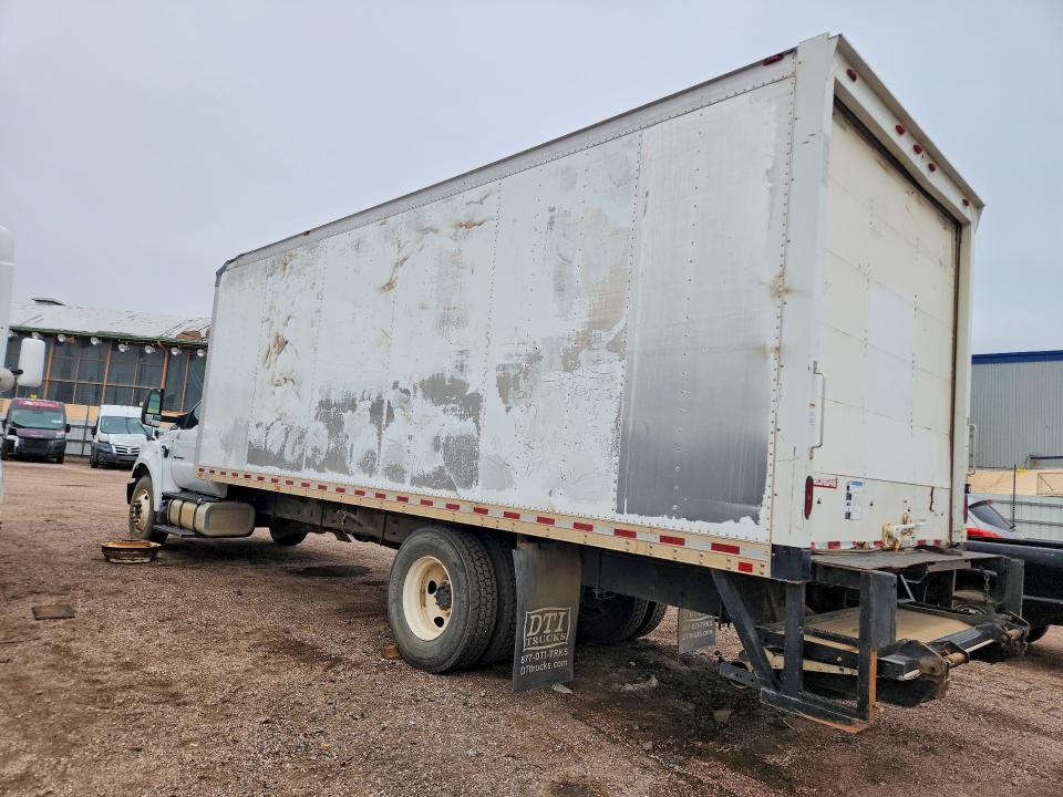 2018 Ford VIN 1FDNF6DC2JDF03109 COPART salvage auction — MINOR DENT/SCRATCHES, Co - Dis/Dlr/Exp Only Clean Title, sold $11,200 on 2026-07-29 (photo 2)