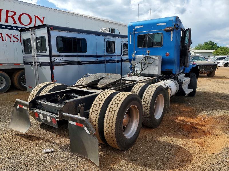 2016 Kenworth T800 VIN 1XKDD49X5GJ130121 COPART salvage auction — ROLLOVER, NC - SALVAGE CERTIFICATE OF TITLE, sold $2,000 on 2026-07-30 (photo 4)