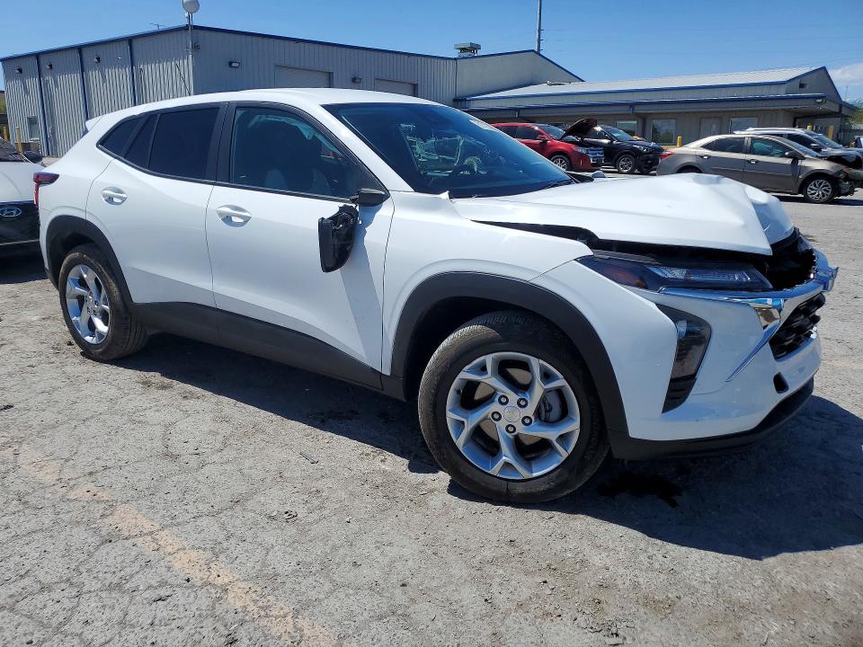 2025 Chevrolet Trax VIN KL77LFEP5SC196577 COPART salvage auction — FRONT END, Nv - Salvage Title, sold $4,200 on 2026-07-30 (photo 4)