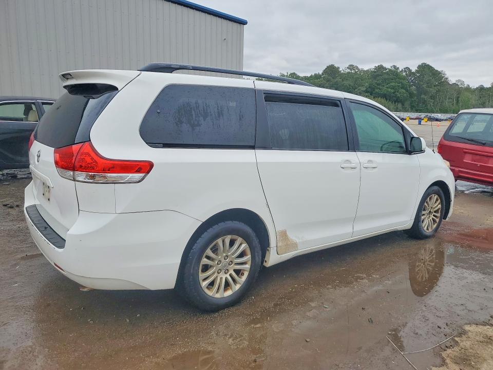 2014 Toyota Sienna VIN 5TDYK3DC4ES503182 COPART salvage auction — FRONT END, Sc - Cert Of Title-Salvage, sold $1,200 on 2026-07-06 (photo 3)