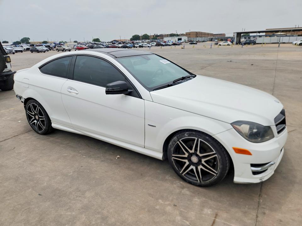 2014 Mercedes-benz C-klasse VIN WDDGJ4HB0EG265790 COPART salvage auction — REAR END, Tx - Salvage Vehicle Title, sold $2,550 on 2026-07-20 (photo 4)