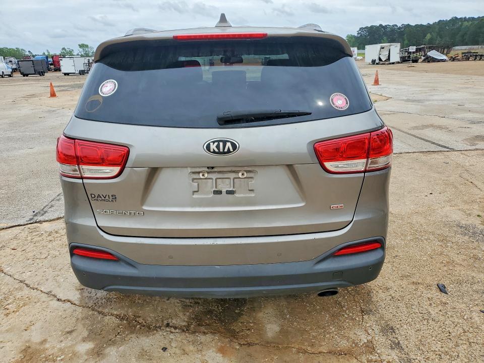 2017 Kia Sorento VIN 5XYPG4A31HG217637 COPART salvage auction — REAR END, TX - SALVAGE VEHICLE TITLE, sold $375 on 2026-07-13 (photo 6)