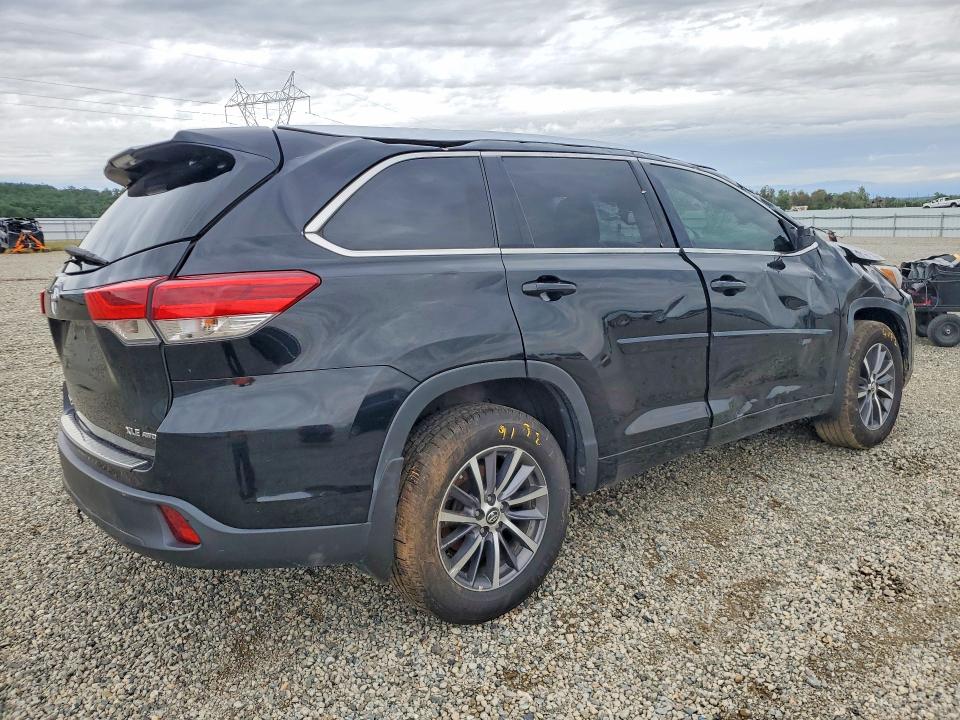 2018 Toyota Highlander VIN 5TDJZRFH0JS820959 COPART salvage auction — ROLLOVER, Ca - Salvage Certificate, sold $5,200 on 2026-07-06 (photo 3)