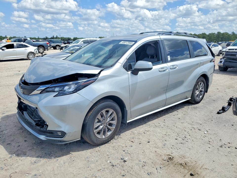 2025 Toyota Sienna VIN 5TDYRKECXSS241197 COPART salvage auction — FRONT END, Tx - Salvage Vehicle Title, sold $20,000 on 2026-07-28 (photo 1)